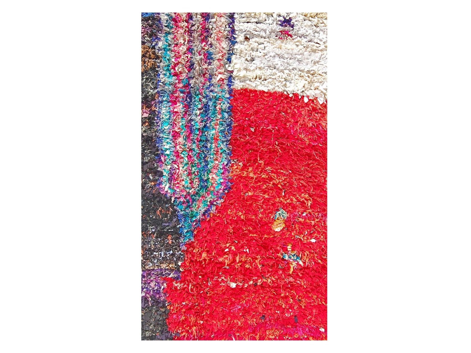 Vintage Moroccan Rug - Izil Morocco Collection Boucherouite Rugs Of Morocco